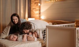 Een droomkamer voor je kind met een steigerhouten bed